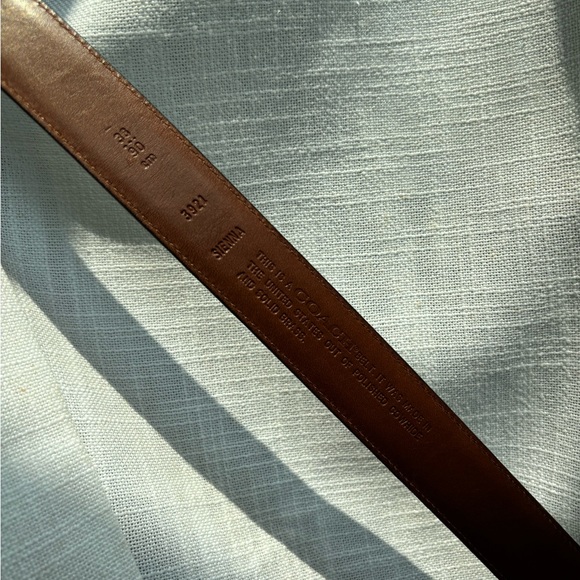 COACH Burgundy Cowhide Leather Mens Dress
Belt 3921 Brass Buckle Size (36) - Picture 8 of 8